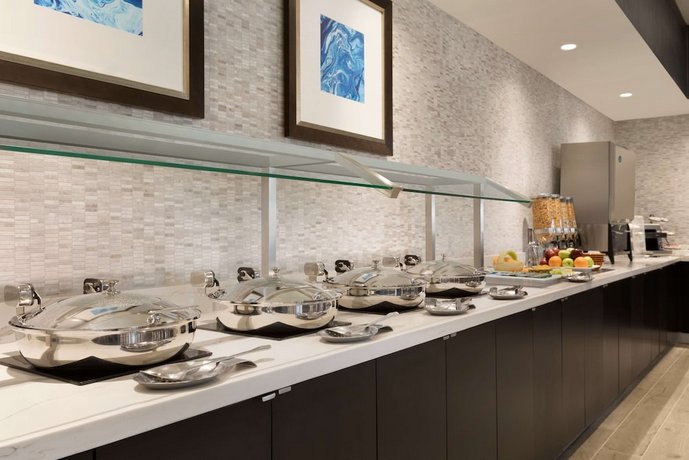 Embassy Suites by Hilton Toronto Airport