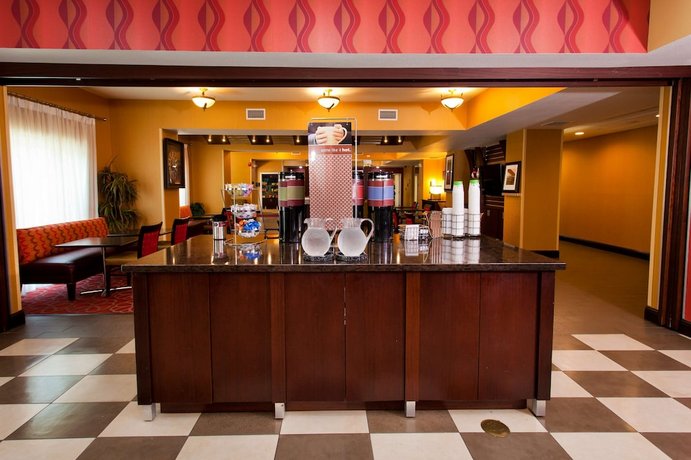 Hampton Inn & Suites Sacramento-Cal Expo