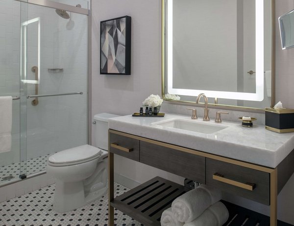 Tulsa Club Hotel, Curio Collection by Hilton