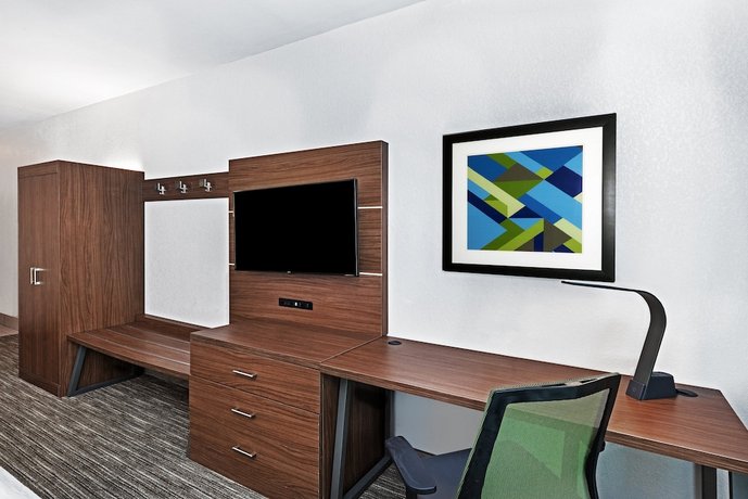 Holiday Inn Express & Suites Lafayette-South