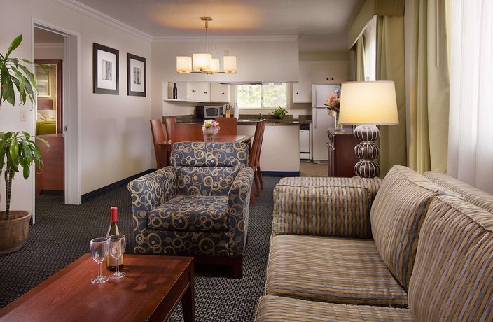 West Beach Inn, a Coast Hotel