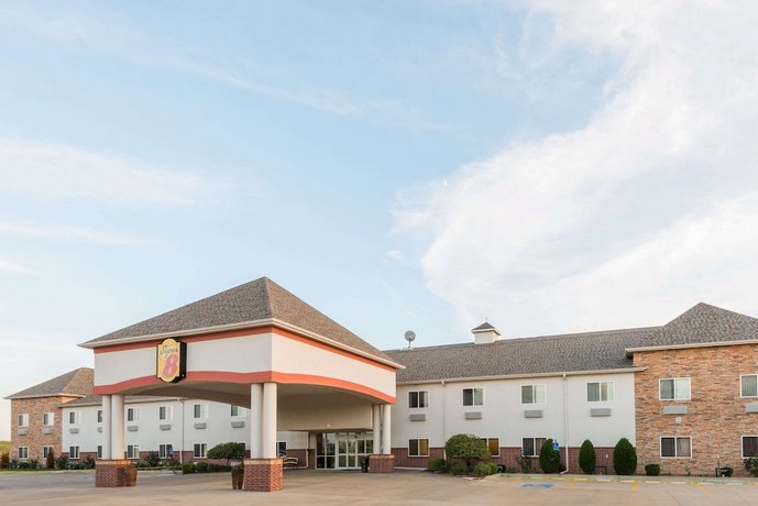 Super 8 by Wyndham Salina