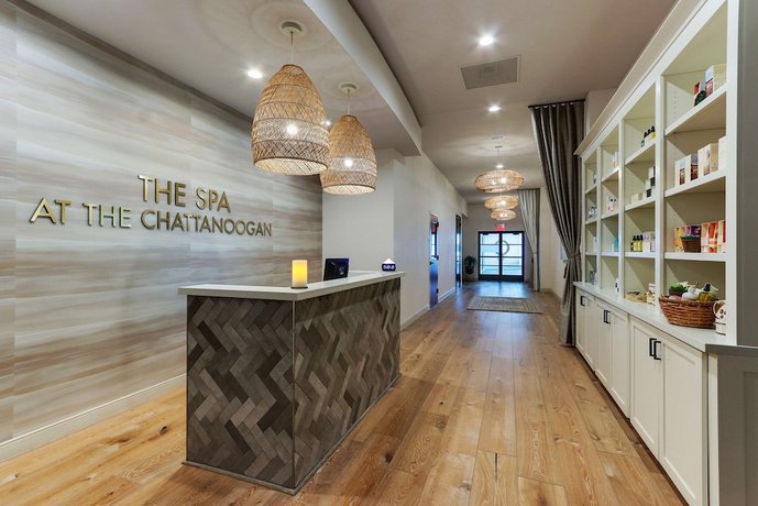 The Chattanoogan Hotel, Curio Collection by Hilton