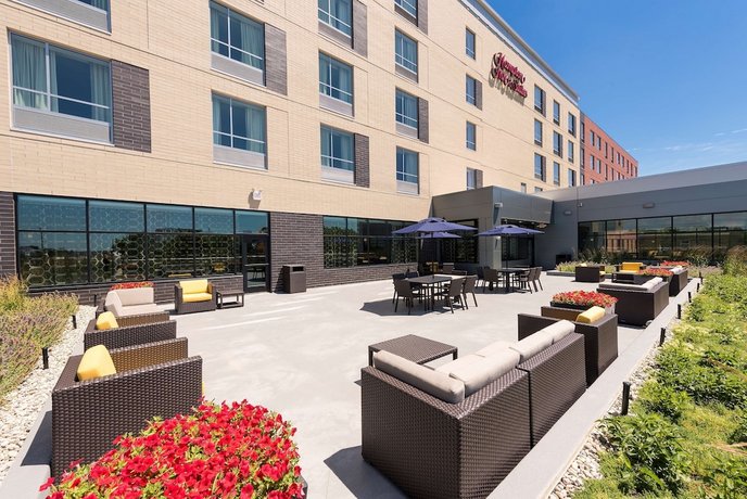 Hampton Inn & Suites Grand Rapids Downtown