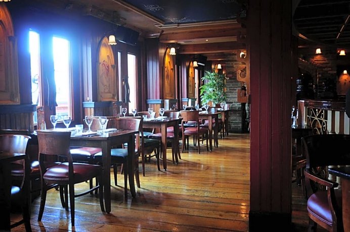 Benedicts Hotel