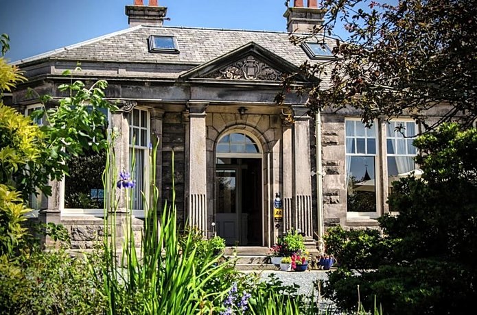 The Lodge Elgin - Guest house