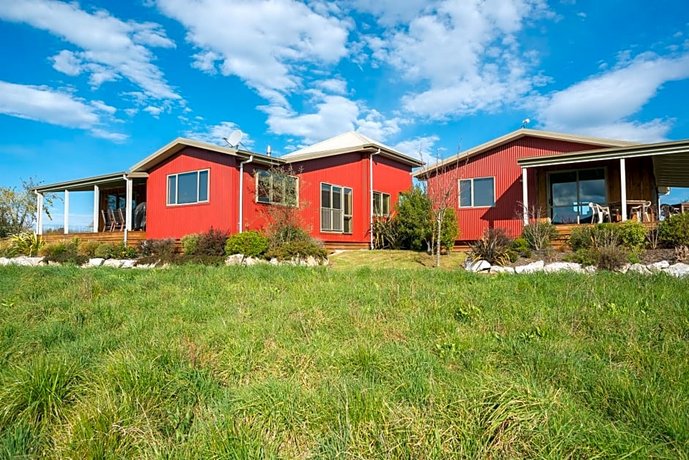 Eden's Edge Lodge