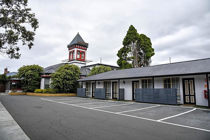 Hobart Tower Motel