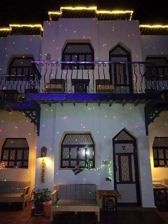 Monica Hotel