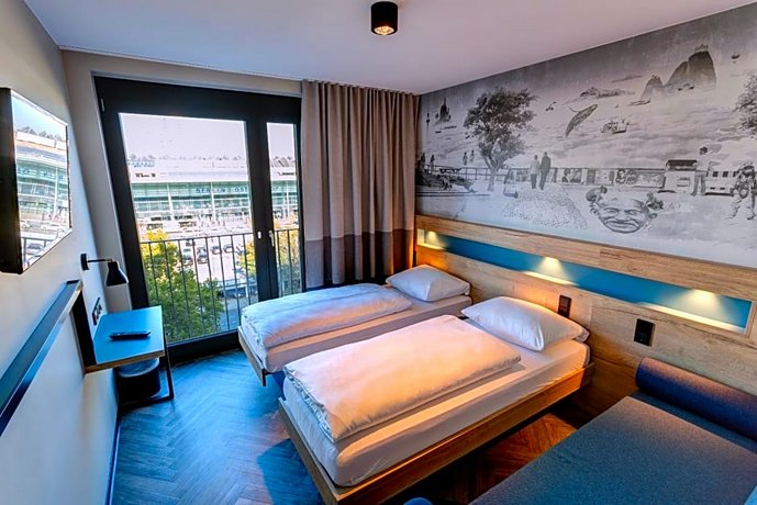 Schulz Hotel Berlin Wall at the East Side Gallery