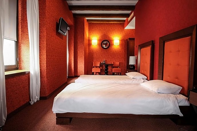 Vanilla Hotel