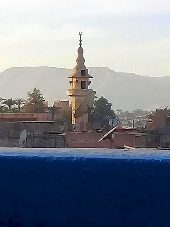Oasis Hotel
