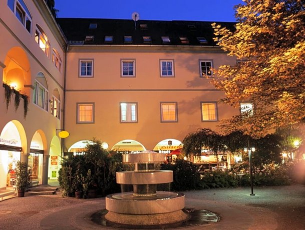 Goldener Brunnen