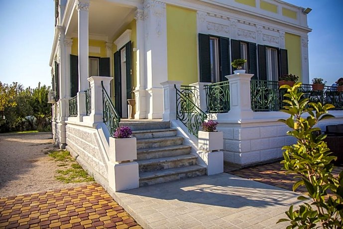 Villa Adelaide suite & room