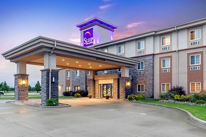 Sleep Inn and Suites Grand Forks Alerus Center