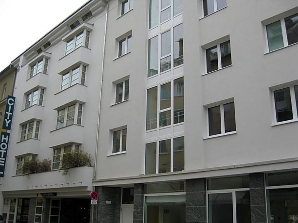 City Hotel