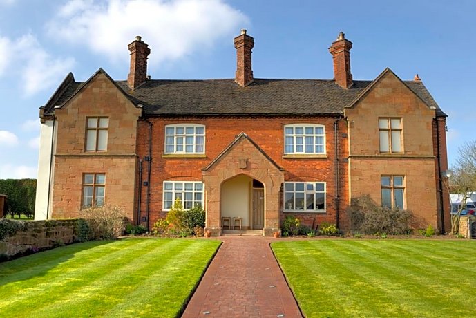 Old Hall House, Nec