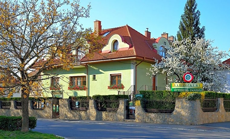 Vadászkürt Panzió és Étterem