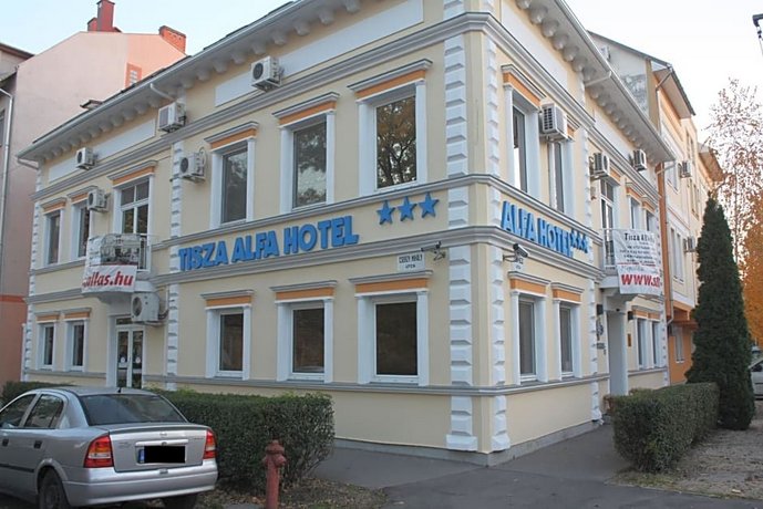Tisza Alfa Hotel