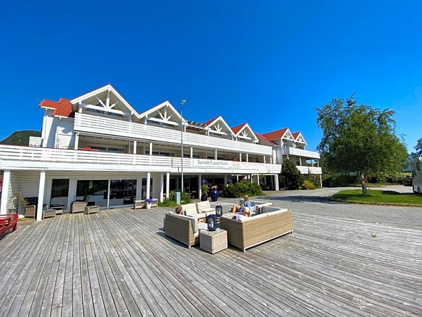 Sunde Fjord Hotel, free and easy parking