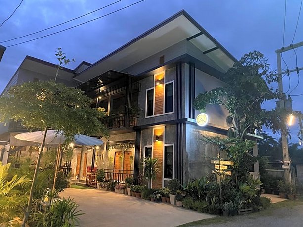 Nan Arena Place