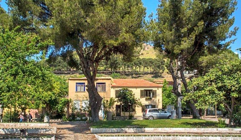 Elaia Hotel