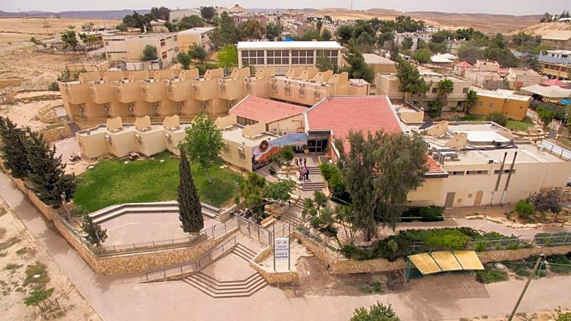 תמונה של בית הארחה מצפה רמון - למטייל בישראל (טיולי)