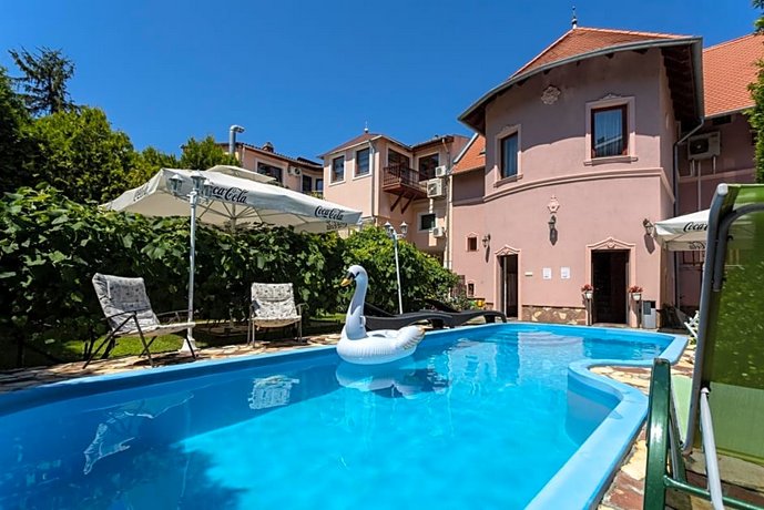 Illés Hotel
