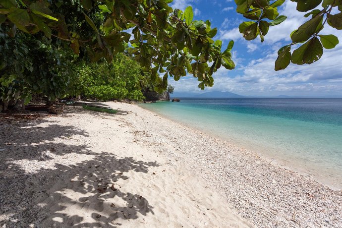 Lorelei Beach Resort