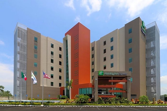 Holiday Inn Express Tuxpan