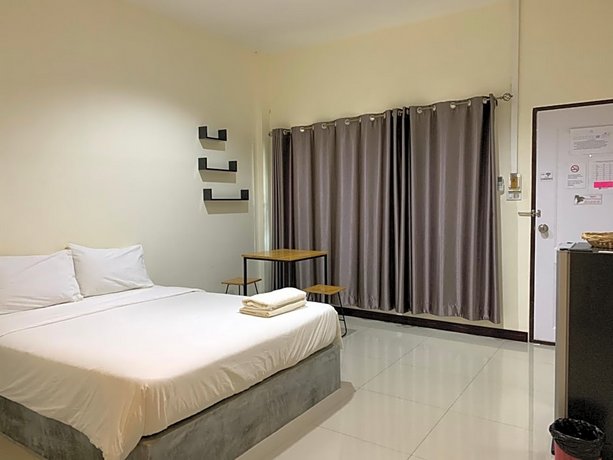 Ban Bunsawaeng Resort