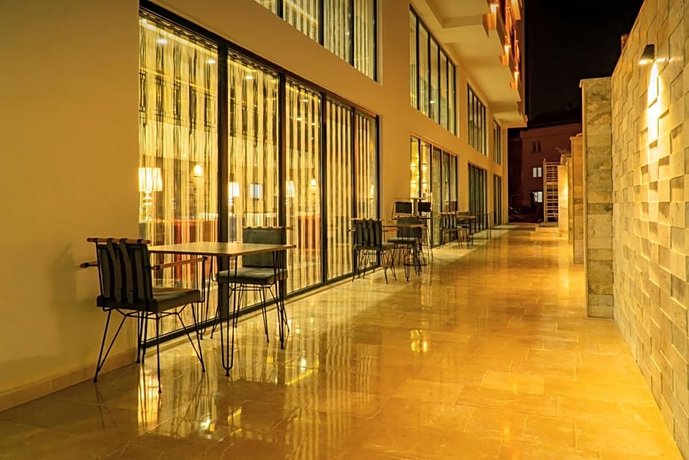 Angel's Park Hotel