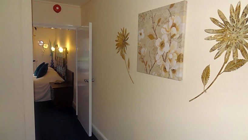 Edward Hotel