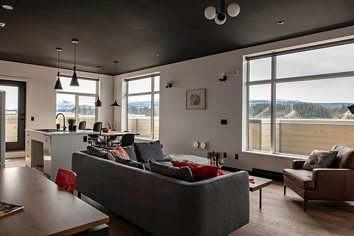 Raven Inn Whitehorse