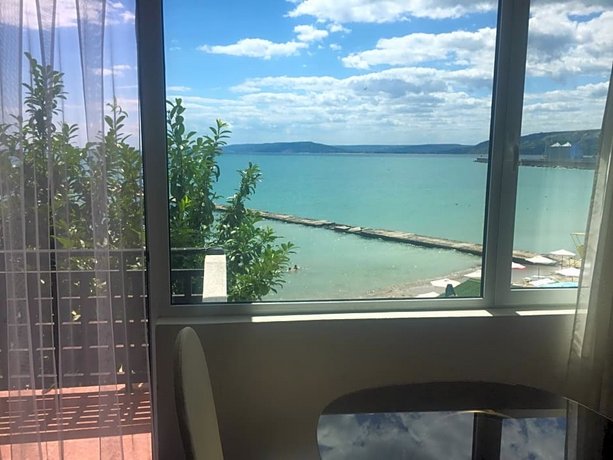 Hotel Oasis - Beach Access