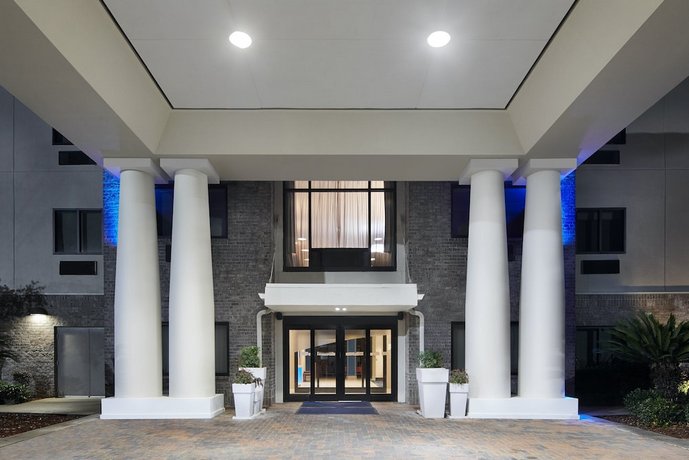 Holiday Inn Express Hotel & Suites Pensacola-West Navy Base