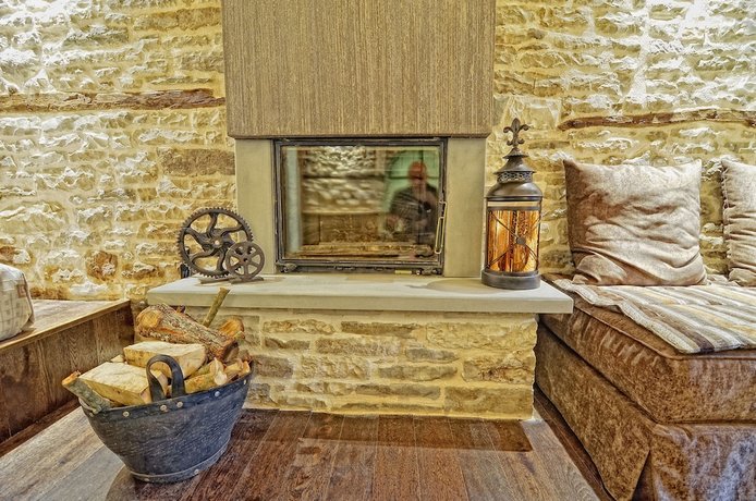 Aithrio Guesthouse