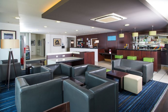 Holiday Inn Express Cambridge-Duxford M11, Jct.10
