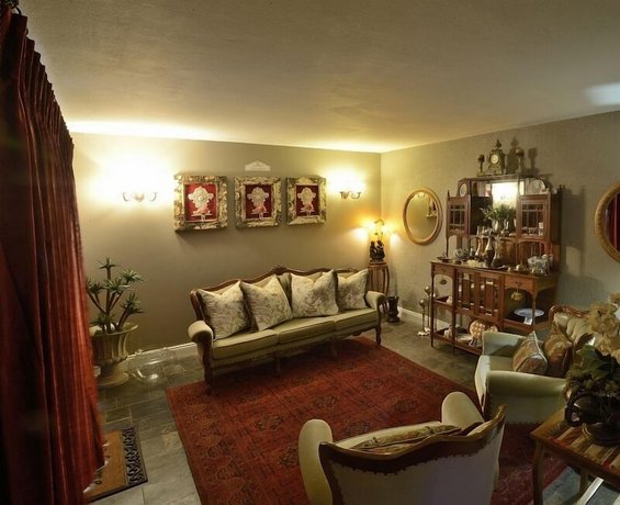 Duke & Duchess Boutique Hotel