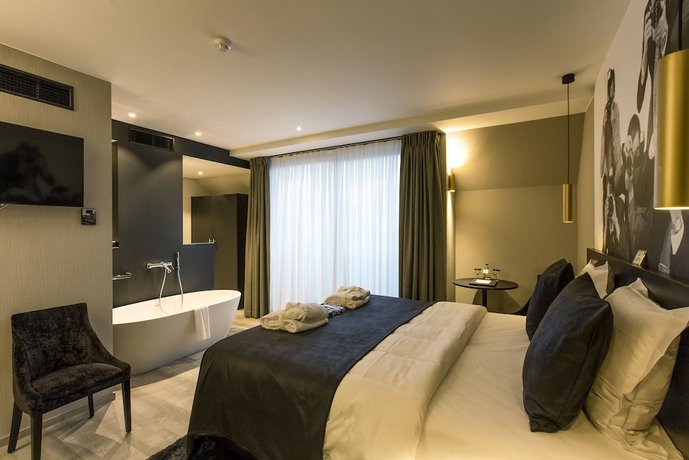 Hotel Harmony