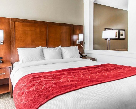 Comfort Suites West Omaha