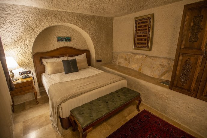 Artemis Cave Suites