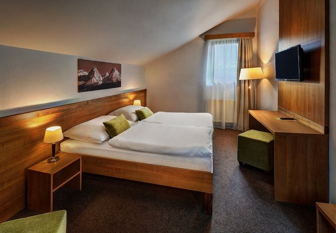 Hotel FIS