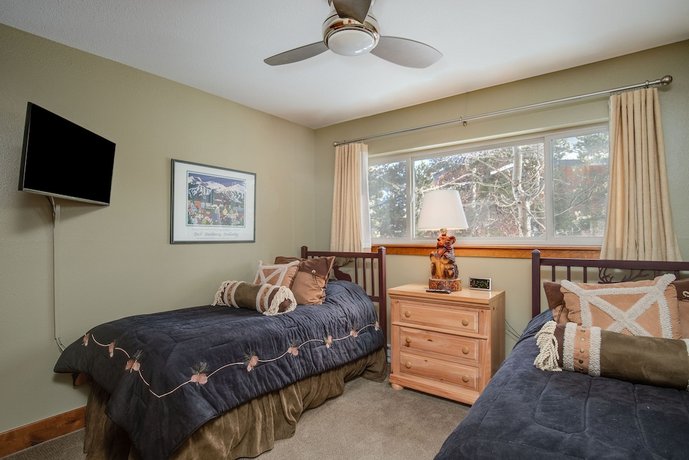 Pine Ridge Condominiums