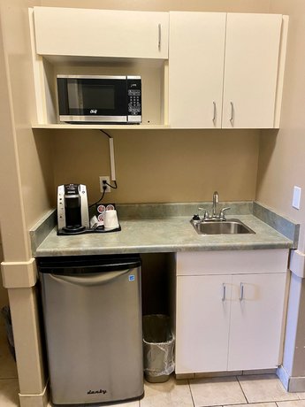 Super 8 by Wyndham Edmonton South