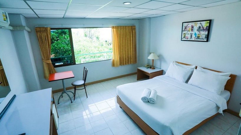 Central Place Hotel