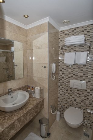 Riviera Hotel & Spa