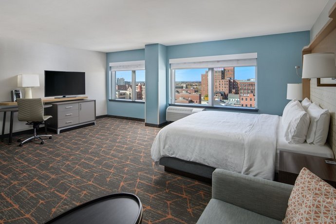 Holiday Inn Portland-By The Bay