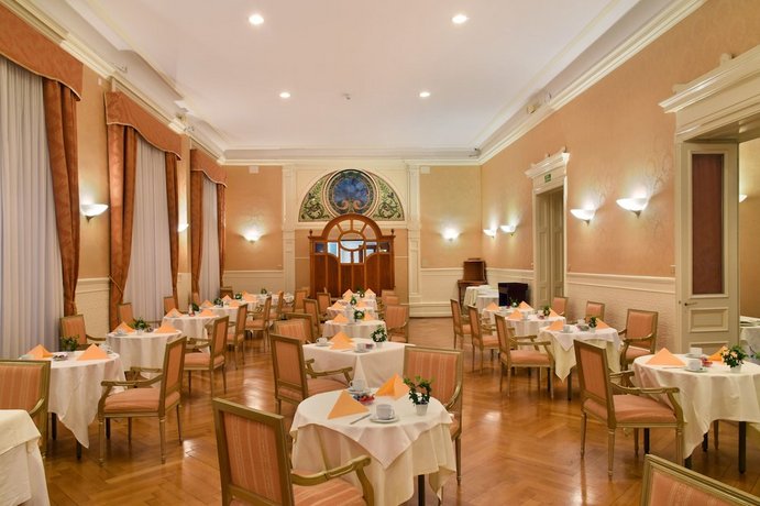 Golf Hotel René Capt