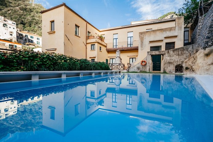 Amalfi Resort
